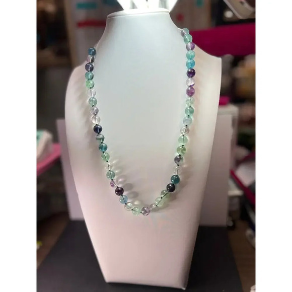 Fluorite knotted beaded bolo necklace with sterling silver magnetic clasp - Picture 2 of 11